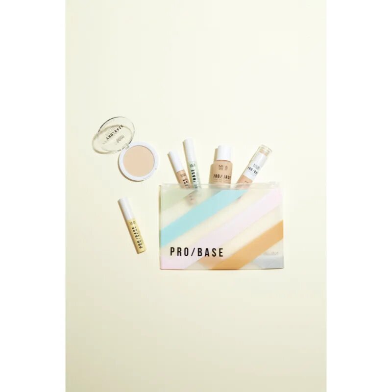 MUA Makeup Academy PRO/BASE dolgoobstojni matirajoči tekoči puder odtenek #110 30 ml