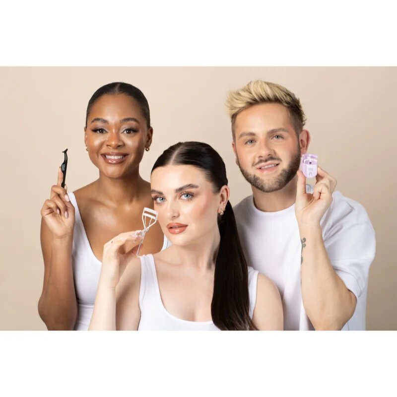 MUA Makeup Academy Travel Eyelash Curler klešče za trepalnice za pot odtenek Lilac Pearl 1 kos