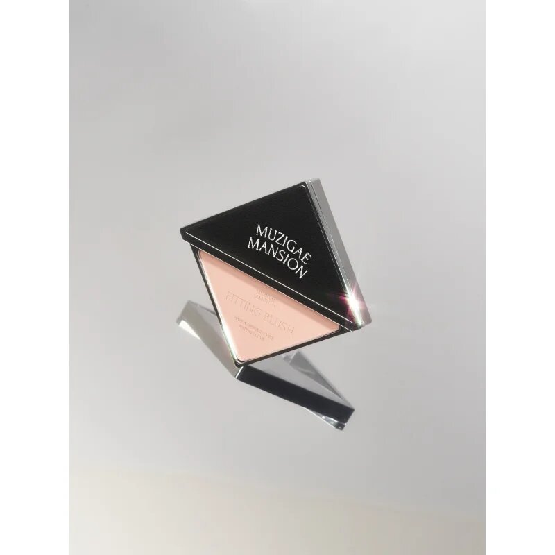 MUZIGAE MANSION Fitting Blush rdečilo z mat učinkom odtenek 04 Vibe 5 g