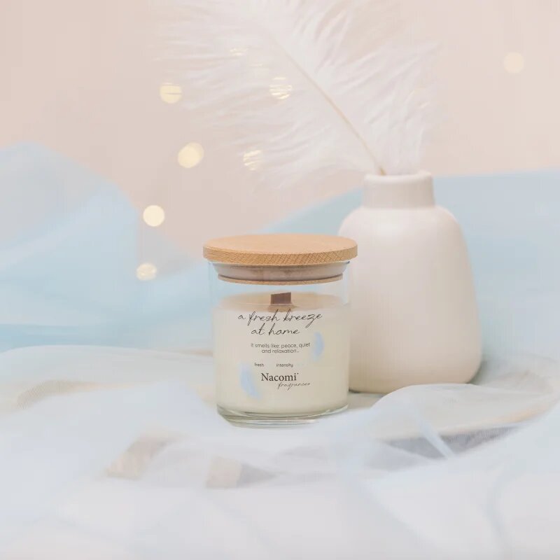 Nacomi Soy Candle Home Fragrances dišeča sveča z lesenim stenjem 140 g