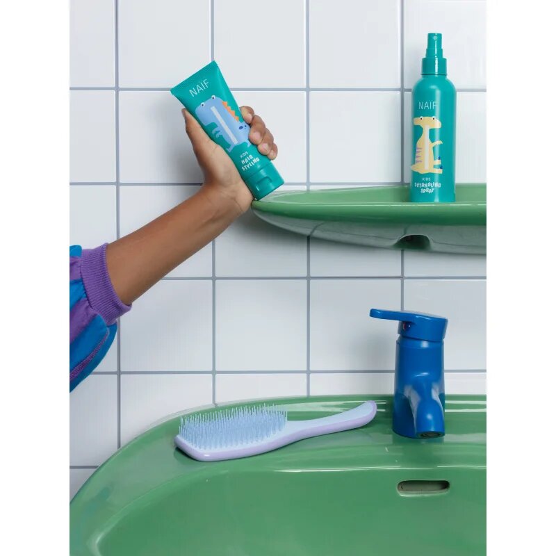 Naif Kids Detangling Spray pršilo za lase za lažje razčesavanje las za otroke 200 ml