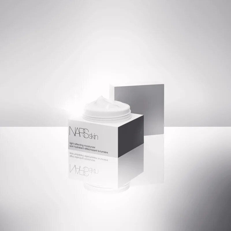 Nars Skin Light Reflecting Moisturizer vlažilna in posvetlitvena krema za obraz 50 ml