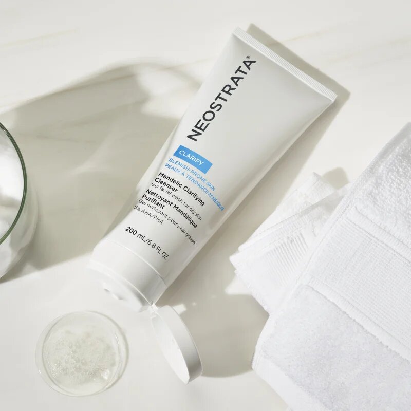 NeoStrata Clarify Mandelic Clarifying Cleanser čistilni gel za mastno kožo 200 ml