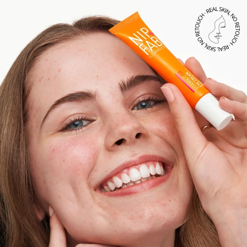 NIP+FAB Vitamin C Fix 10 % krema za predel okoli oči z vitaminom C 15 ml