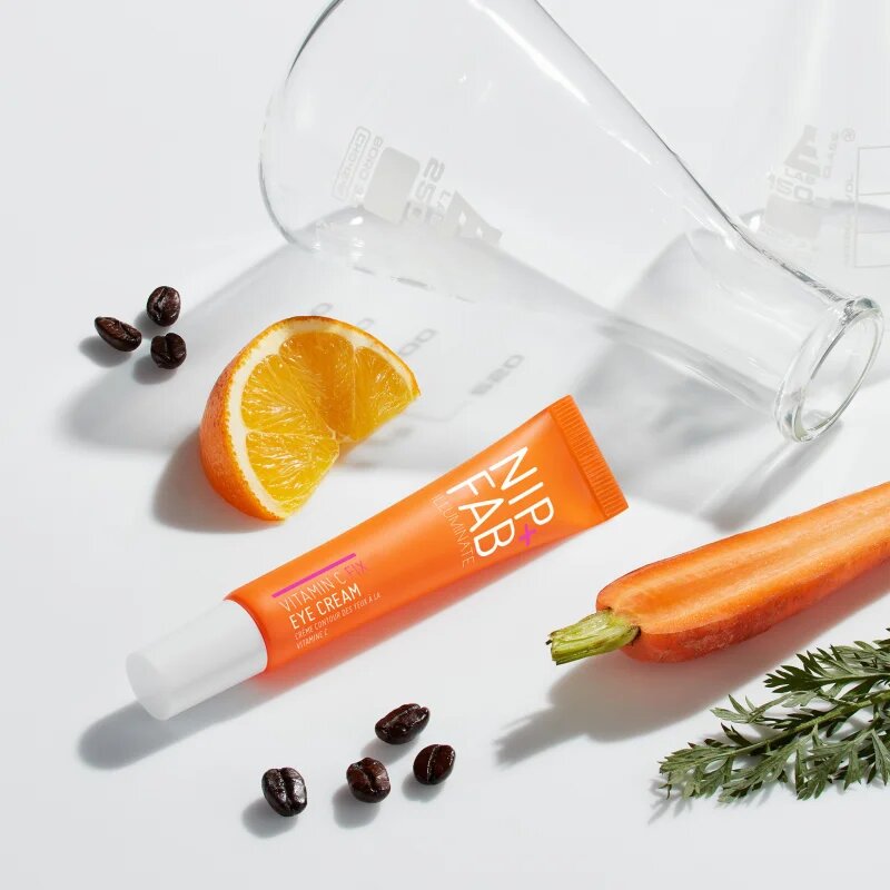 NIP+FAB Vitamin C Fix 10 % krema za predel okoli oči z vitaminom C 15 ml