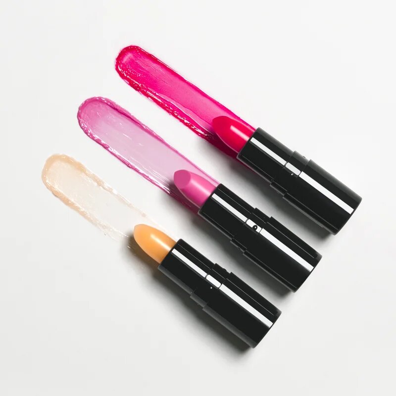 NOBEA Day-to-Day Lip Balm SPF 15 Tinted balzam za ustnice SPF 15 #L02 Cherry red 4 g