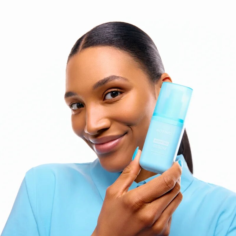 Notino Hydrating Serum with Hyaluronic Acid & Vitamins C + E vlažilni serum za posvetlitev in zgladitev kože 30 ml