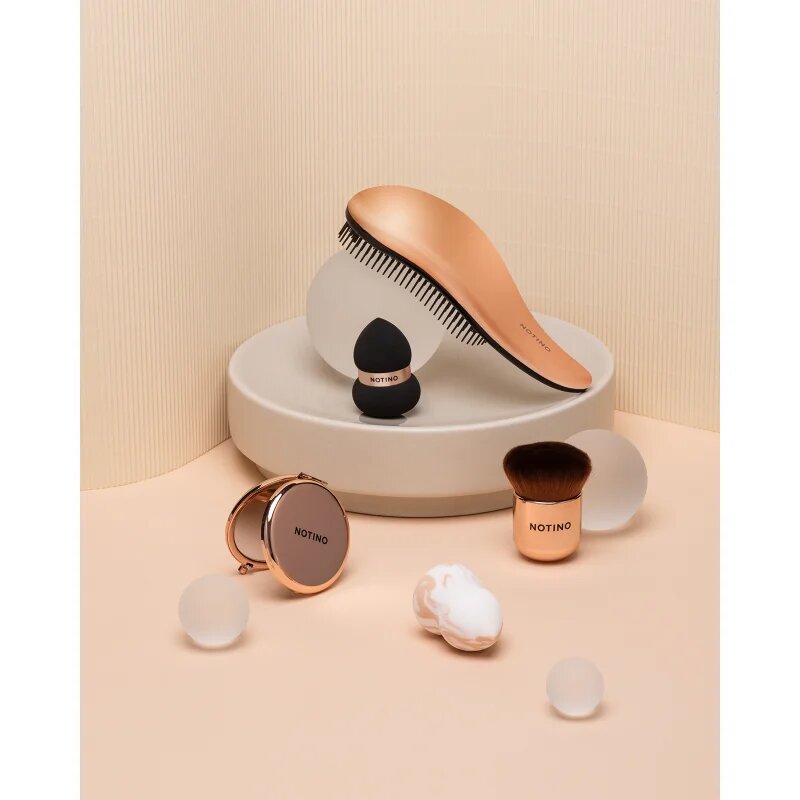 Notino Luxe Collection Make-up sponge with support ring gobica za tekoči puder s podstavkom 1 kos