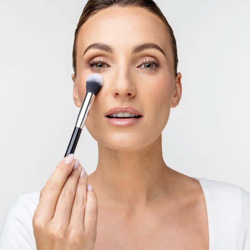 Notino Makeup Brushes Professional Domed Contour Make-Up Brush 142 čopič za konture 1 kos