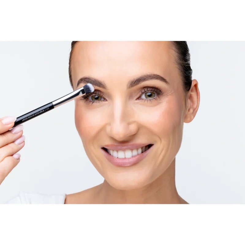 Notino Makeup Brushes Professional Eyeshadow Shader Make-Up Brush 201 čopič za senčila za oči 1 kos