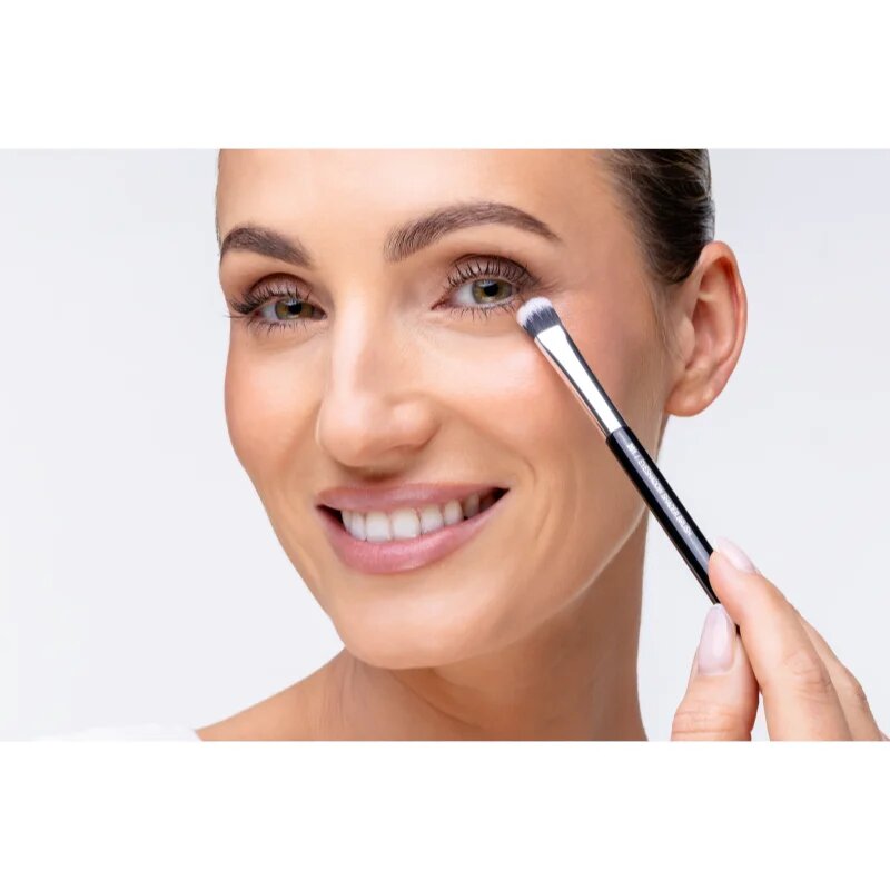 Notino Makeup Brushes Professional Eyeshadow Shader Make-Up Brush 201 čopič za senčila za oči 1 kos