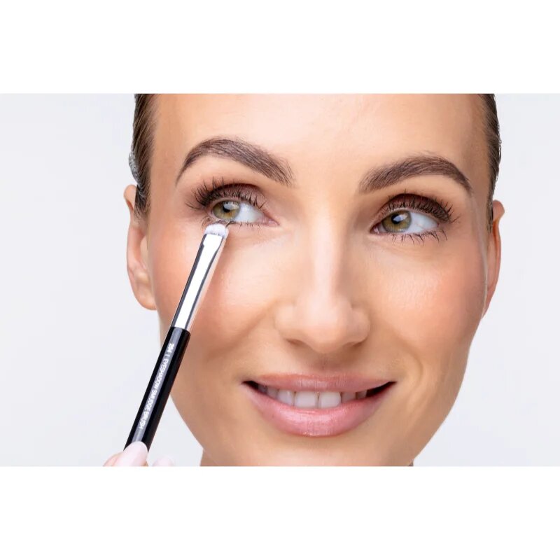 Notino Makeup Brushes Professional Eyeshadow Smudge Make-Up Brush 204 čopič za senčila za oči 1 kos