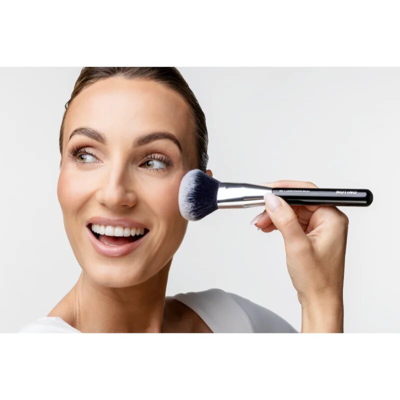 Notino Makeup Brushes Professional Large Powder Make-Up Brush 101 čopič za puder 1 kos