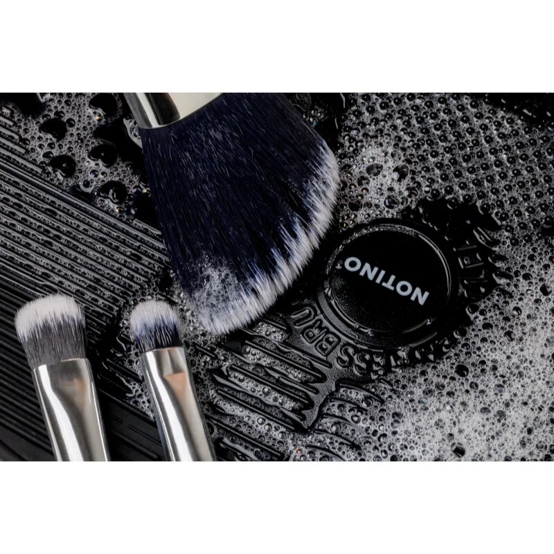 Notino Makeup Brushes Silicone Cleaning Mat For Make-Up Brushes krtačka za čiščenje čopičev Black 1 kos