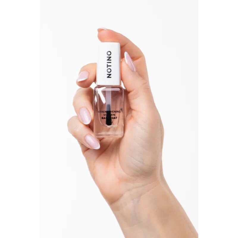Notino Nail Care Strengthening Vitamin Base Coat negovalni lak za nohte z vitamini A C E 10 ml