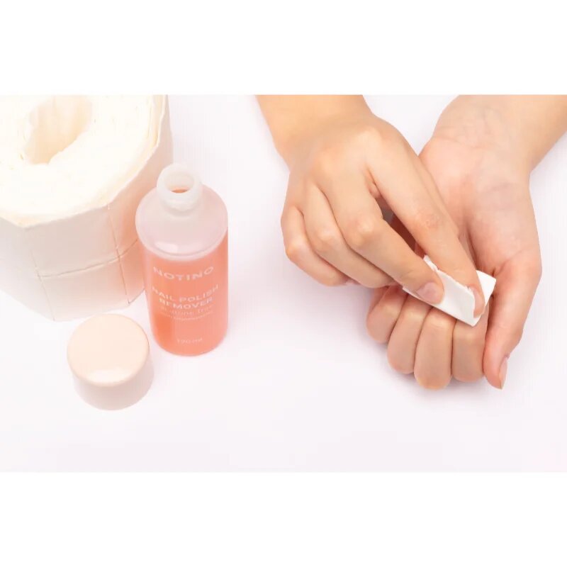 Notino Nail Varnish Remover Acetone-Free odstranjevalec laka za nohte brez acetona 120 ml