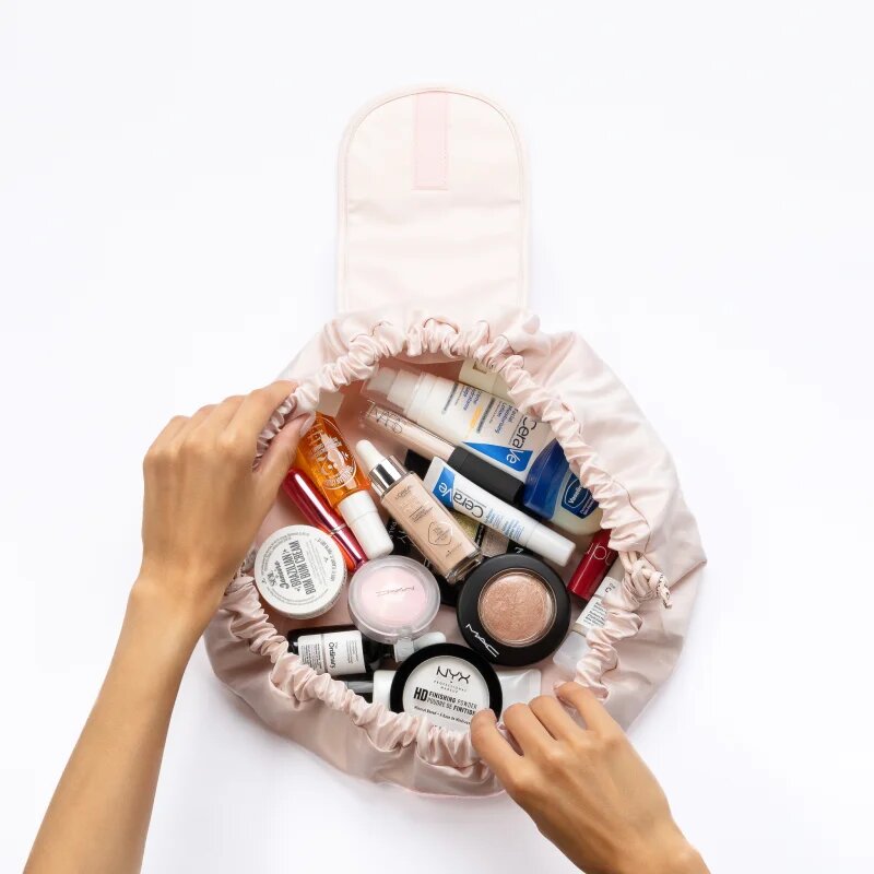 Notino Travel Collection Drawstring Make-Up Bag prostorna torbica za ličila Beige 1 kos