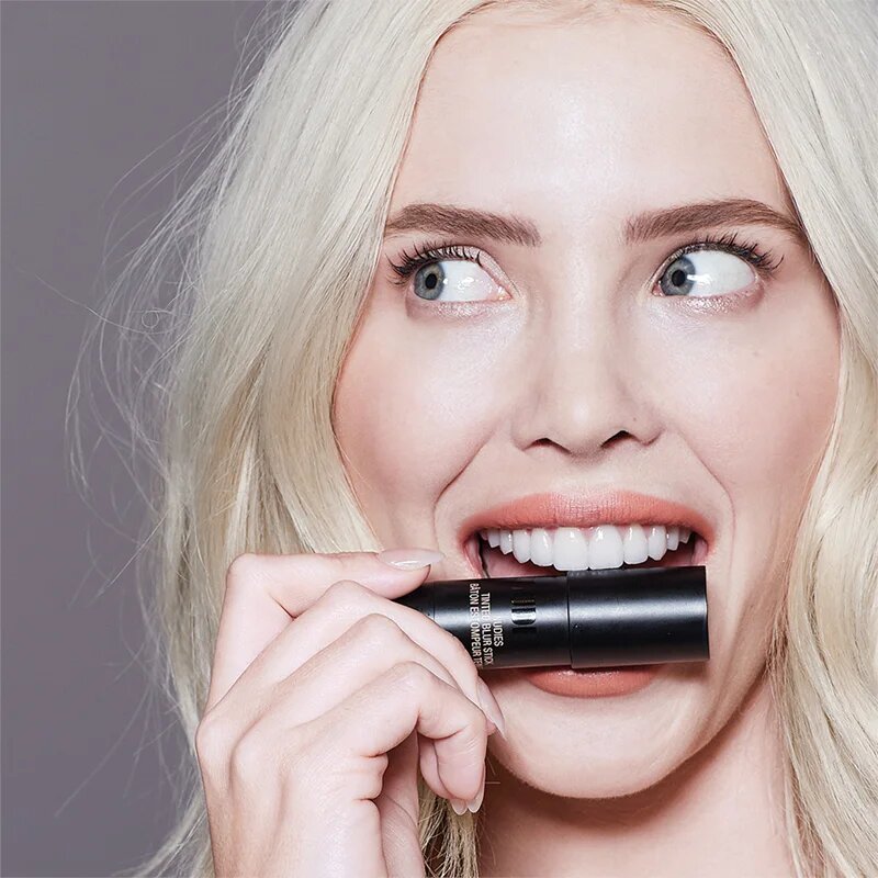 Nudestix Tinted Blur Foundation Stick korektivna paličica za naraven videz odtenek Light 1 6 g