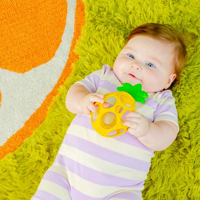 Oball Teether My Own™ grizalo Pineapple 1 kos