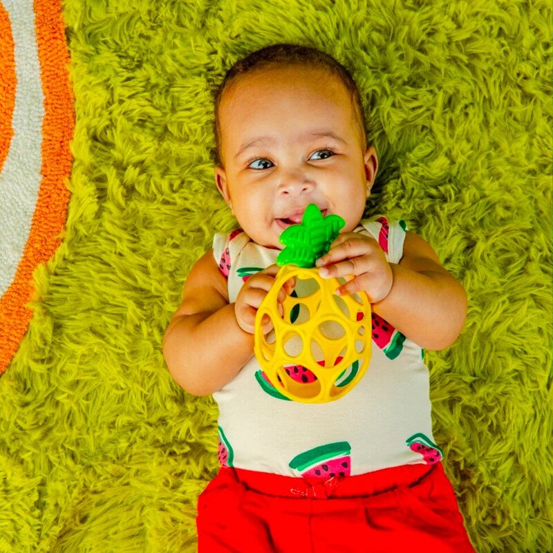 Oball Teether My Own™ grizalo Pineapple 1 kos