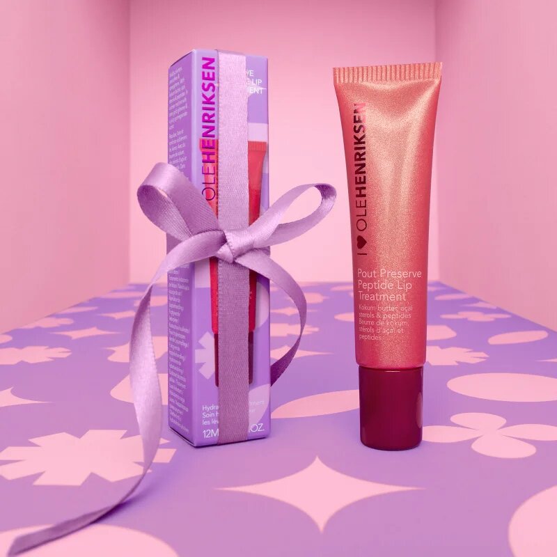 OLEHENRIKSEN Pout Preserve Peptide Lip Treatment vlažilni sijaj za ustnice odtenek Pomegranate Fizz Glimmer 12 ml