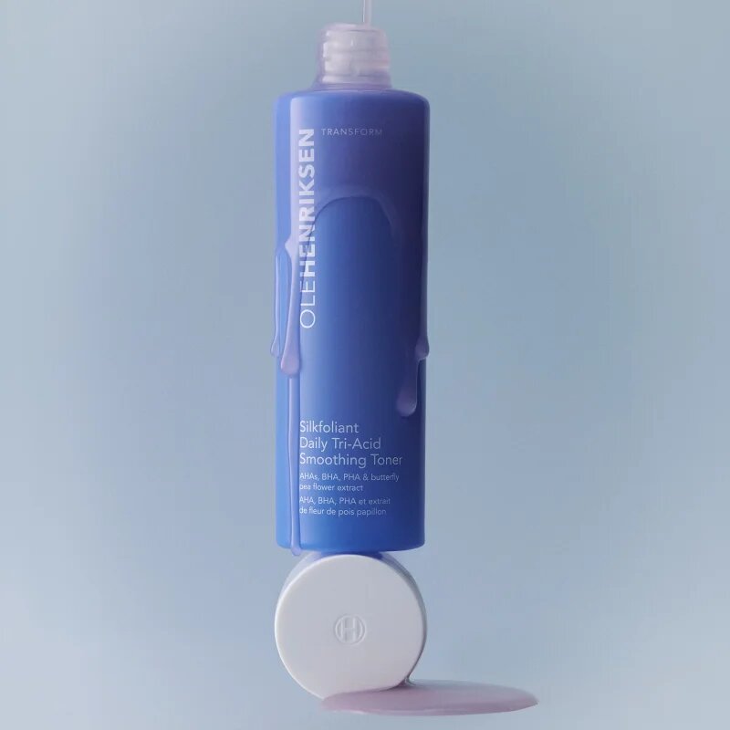 OLEHENRIKSEN Transform Silkfoliant Daily Tri-Acid Smoothing Toner with Mandelic Acid nežni eksfoliacijski tonik za vsakodnevno uporabo 30 ml
