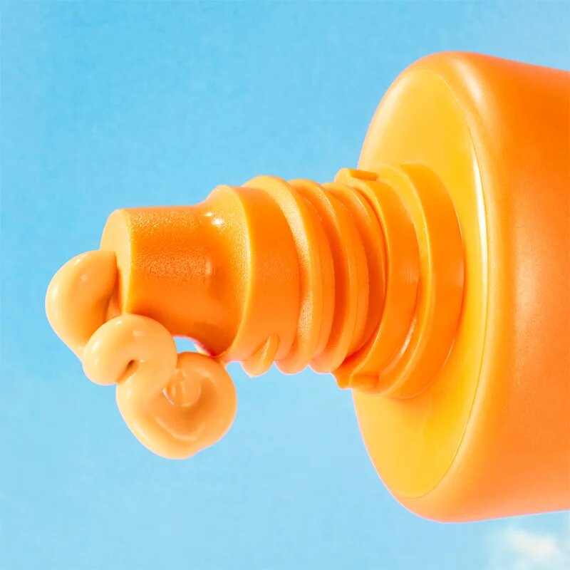 OLEHENRIKSEN Truth Banana Bright Mineral Sunscreen SPF 30 krema za sončenje za obraz z vitaminom C SPF 30 50 ml