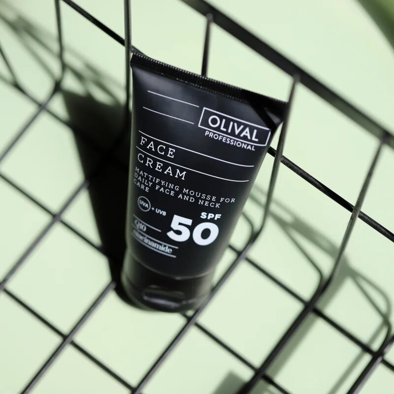 Olival Professional vlažilna krema za obraz in vrat SPF 50 50 ml