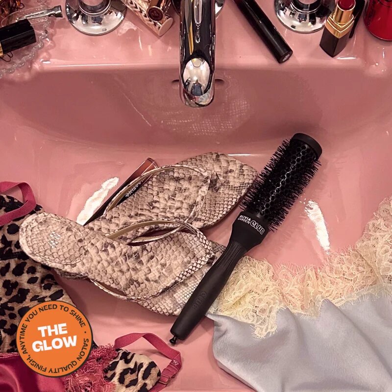 Olivia Garden Club The Glow Blowout Ceramic Round Brush Black okrogla krtača za lase S 1 kos
