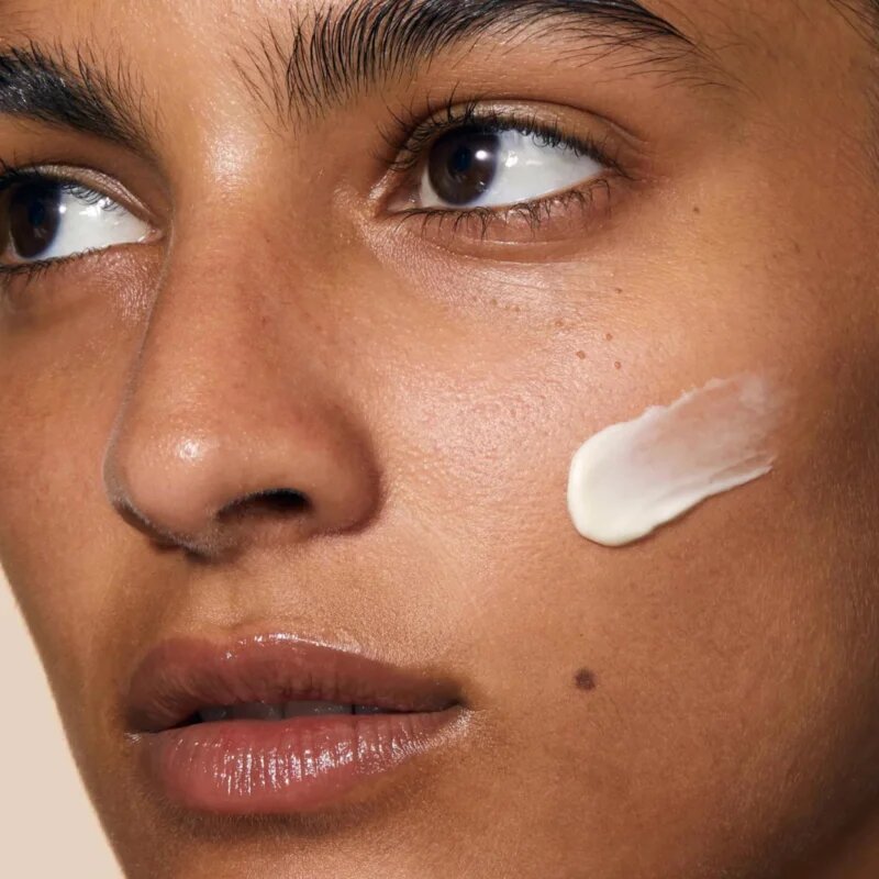 Omorovicza Hydro-Mineral Cushioning Day Cream pomlajevalna dnevna krema za vse tipe kože 50 ml