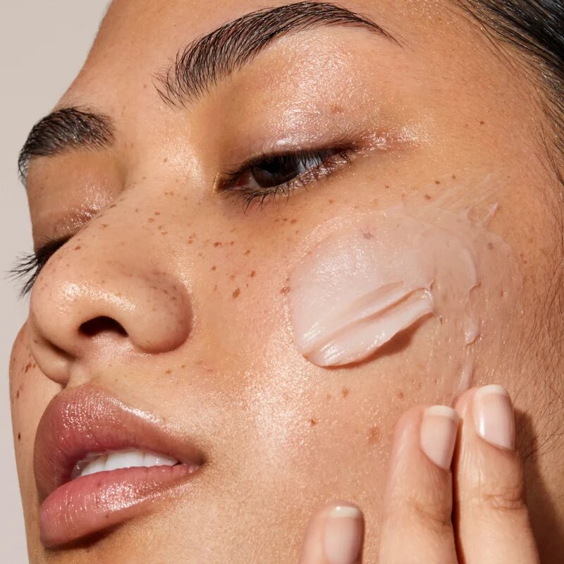 Omorovicza Queen Cream dnevna krema za obnovo čvrstosti obraza z mat učinkom 30 ml