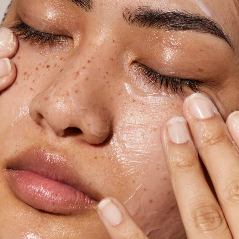 Omorovicza Queen Cream dnevna krema za obnovo čvrstosti obraza z mat učinkom 30 ml