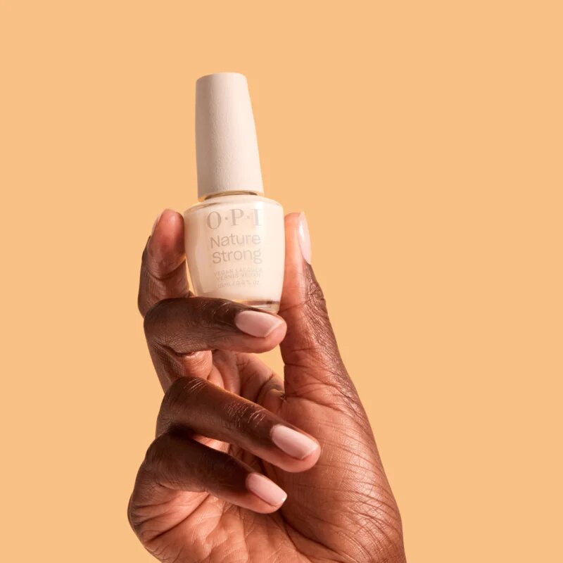 OPI Nature Strong Nails&Skin lak za nohte veganski odtenek Cauliflower Power 15 ml