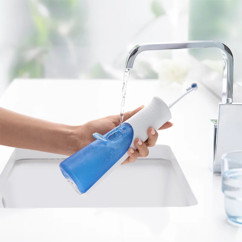 Oral-B Aquacare 4 ustna prha 1 kos