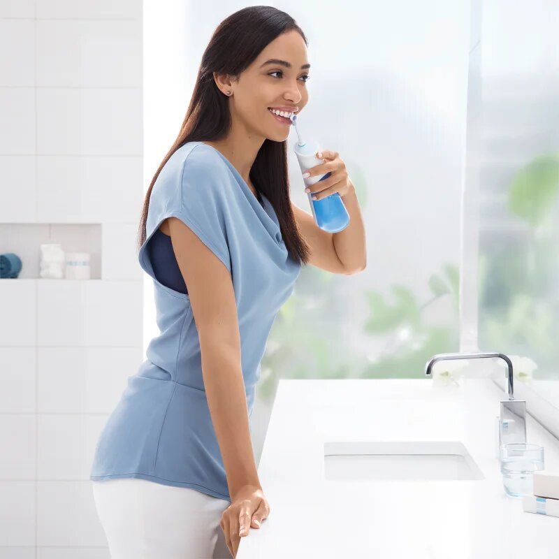 Oral-B Aquacare 4 ustna prha 1 kos