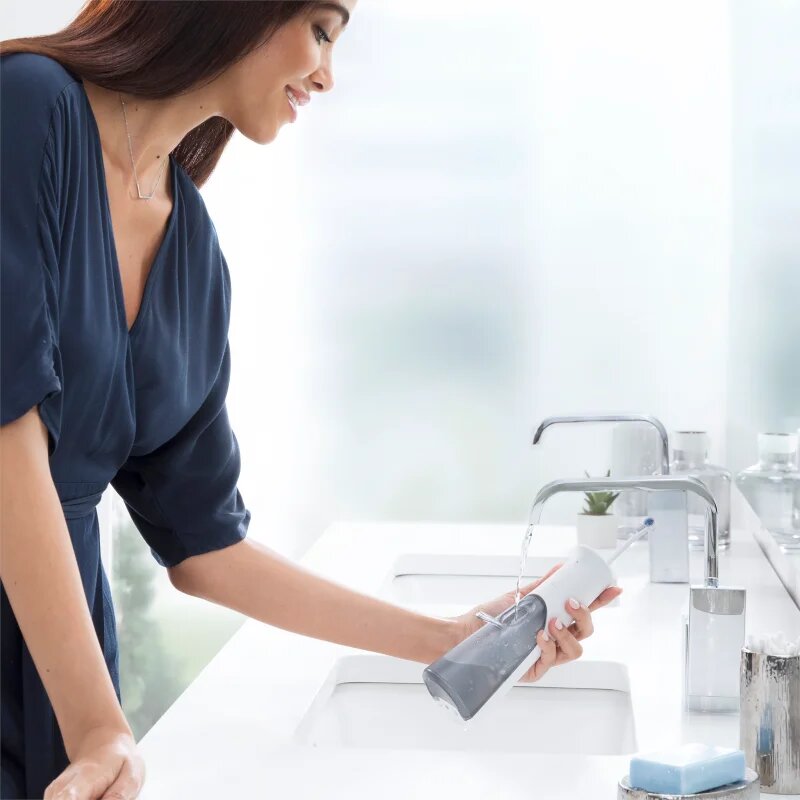 Oral-B Aquacare 6 Pro Expert ustna prha 1 kos