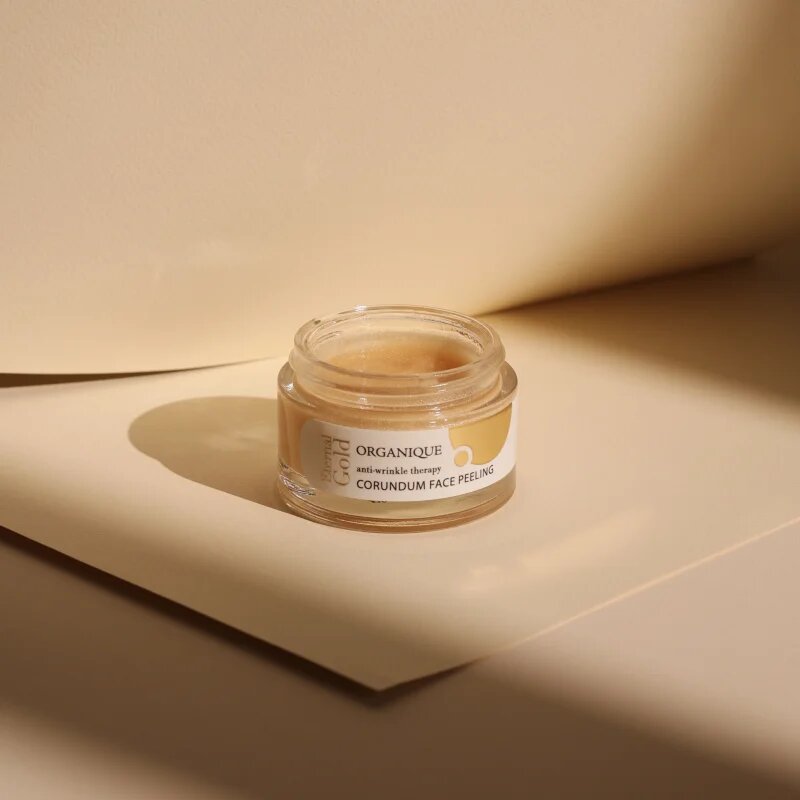 Organique Eternal Gold Anti-Wrinkle Therapy pomlajevalni piling za obraz 50 ml