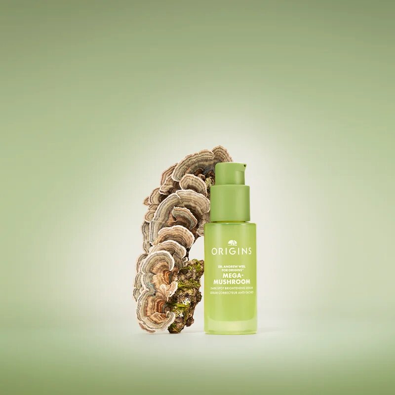 Origins Dr. Andrew Weil for ™ Mega-Mushroom Dark Spot Brightening Corrector Serum serum za obraz proti nepravilnostim na koži 30 ml
