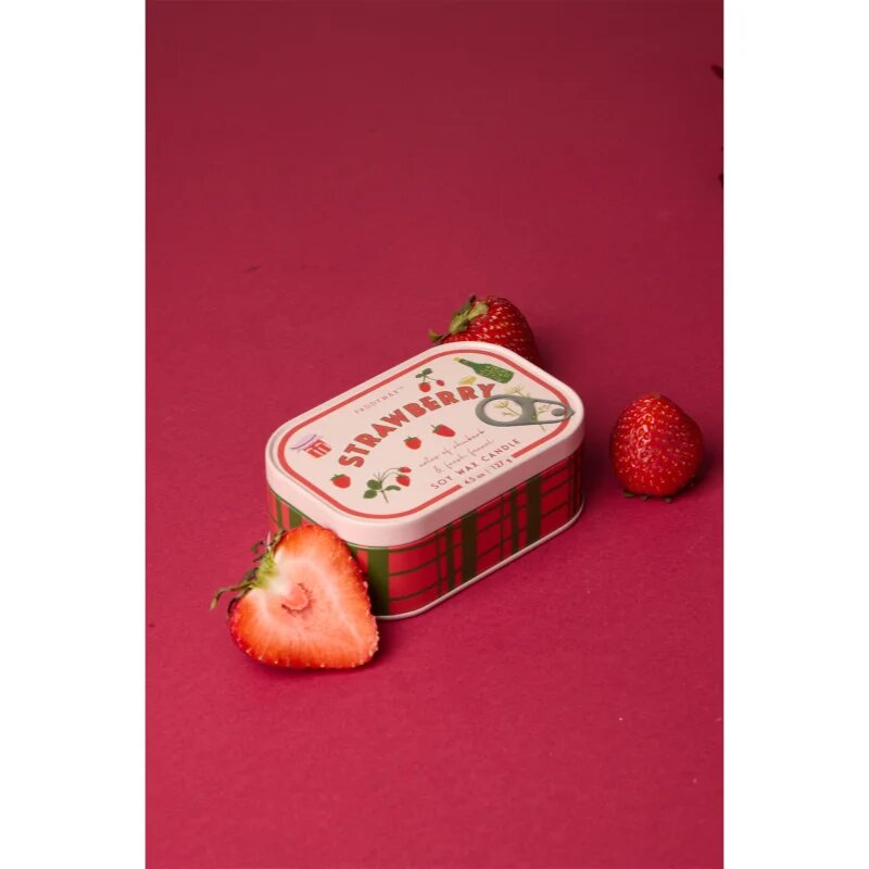 Paddywax Bistro Tin Strawberry dišeča sveča v pločevinki 127 g