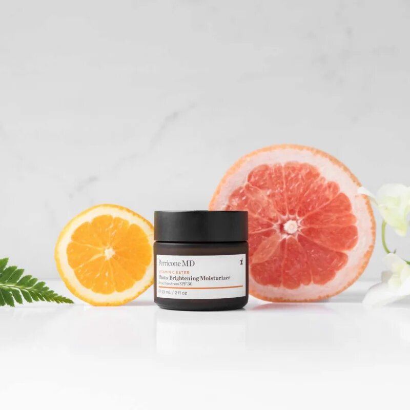 Perricone MD Vitamin C Ester Photo-Brightening Moisturizer dnevna posvetlitvena krema z vlažilnim učinkom SPF 30 59 ml