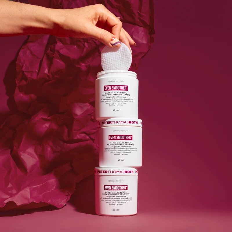 Peter Thomas Roth EVEN SMOOTHER™ Glycolic Retinol Resurfacing Peel Pads piling blazinice za obraz za noč 1 caps.
