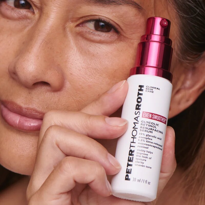 Peter Thomas Roth EVEN SMOOTHER™ Glycolic Retinol Resurfacing Serum intenzivni serum z gladilnim učinkom 30 ml