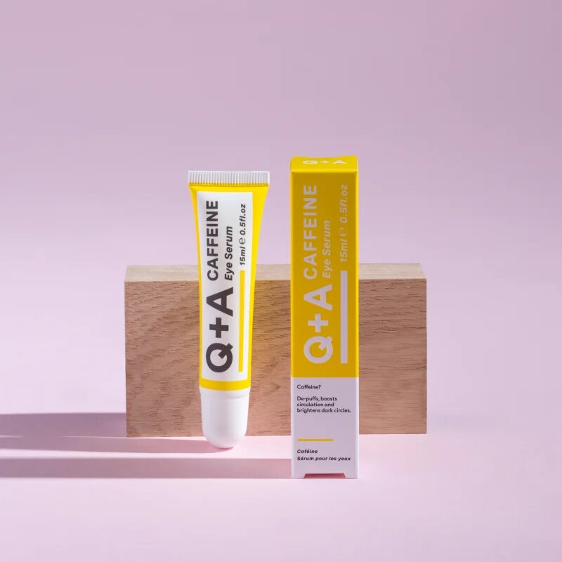 Q+A Caffeine posvetlitveni serum za predel okoli oči s kofeinom 15 ml