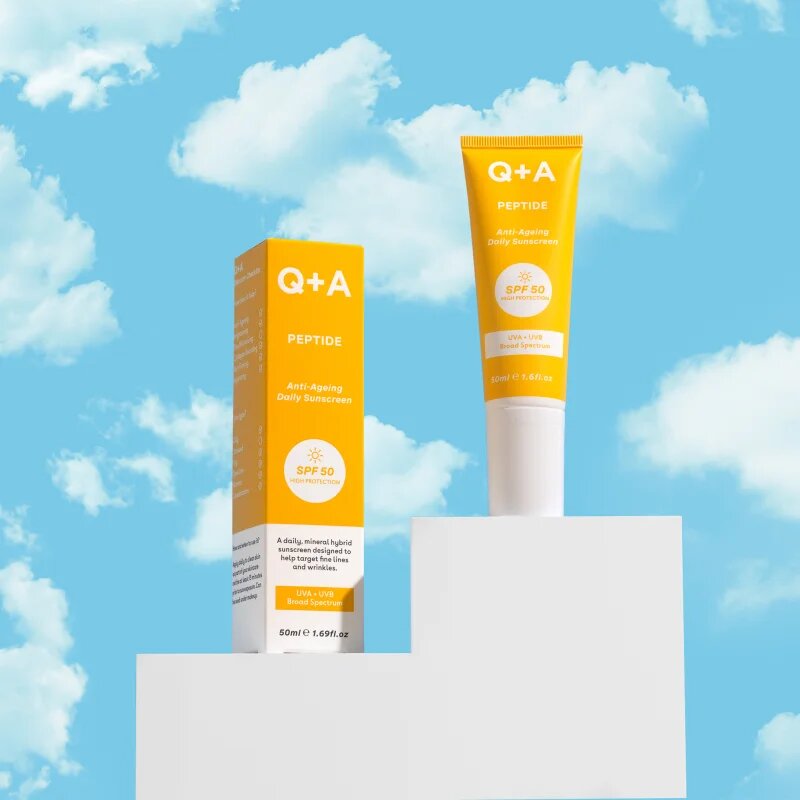 Q+A Peptide zaščitna krema za obraz SPF 50 50 ml