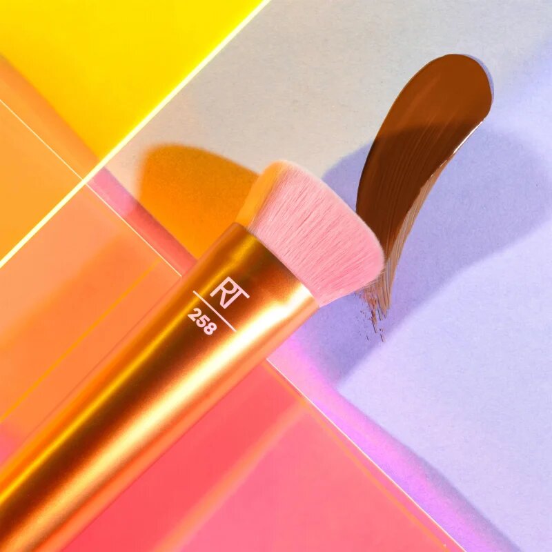 Real Techniques Hyperbrights čopič za konture RT 258 1 kos