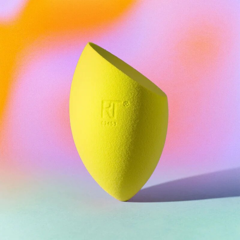 Real Techniques Hyperbrights MIracle Sponge gobica za tekoči puder 1 kos