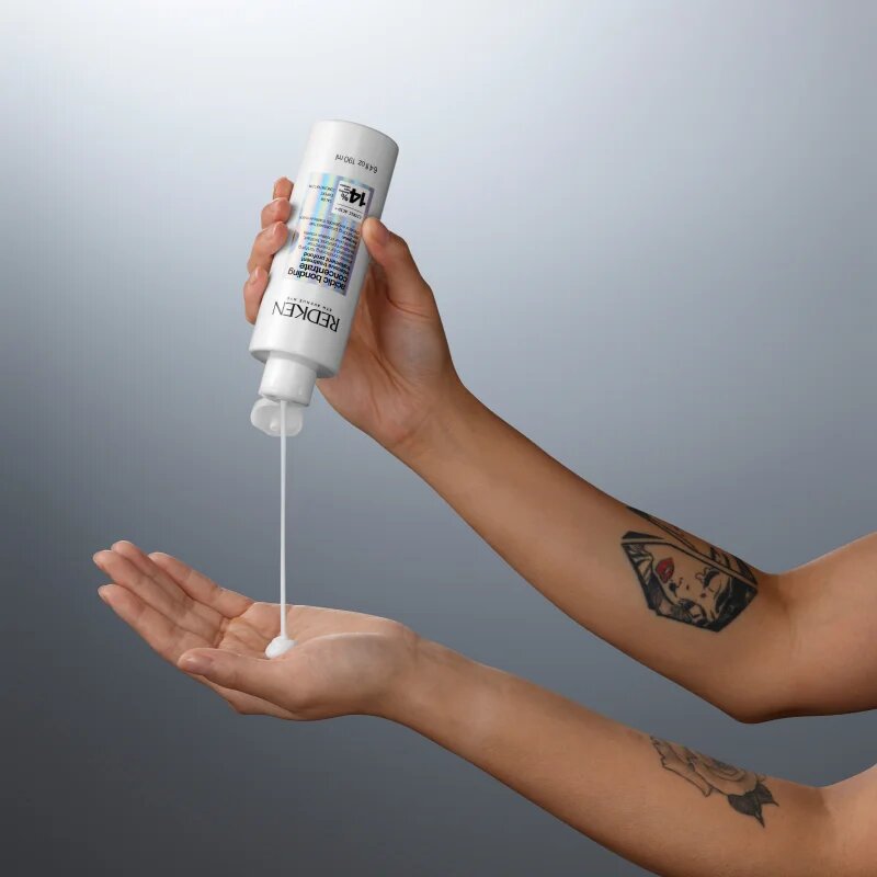 Redken Acidic Bonding Concentrate nega pred šamponiranjem za poškodovane lase 190 ml