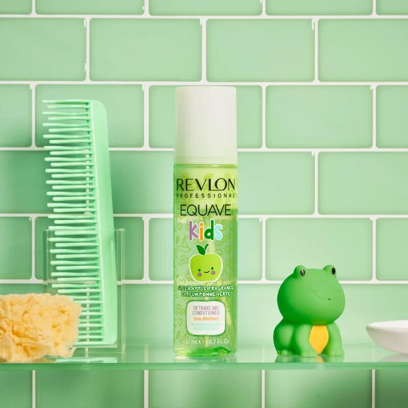 Revlon Professional Equave Kids hipoalergenski balzam brez spiranja za lažje razčesavanje las od 3 let 200 ml