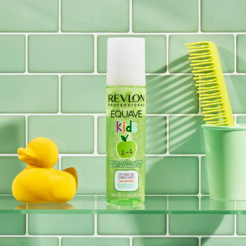 Revlon Professional Equave Kids hipoalergenski balzam brez spiranja za lažje razčesavanje las od 3 let 200 ml