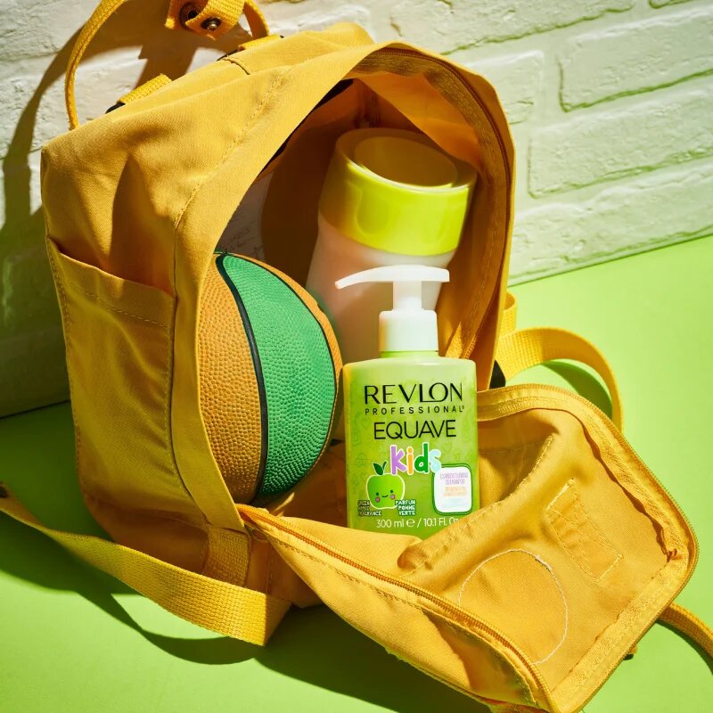 Revlon Professional Equave Kids Hypoallergenic Shampoo hipoalergenski šampon 2 v 1 za otroke od 3 let 300 ml